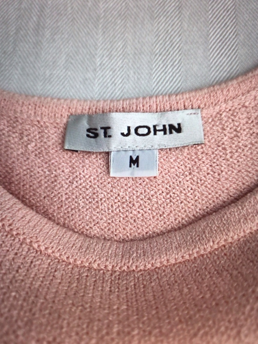 St. John Peach Knit Sleeveless Tank Top - Picture 2 of 9
